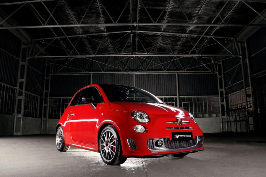  Abarth 695 Tributo Ferrari 2012 года  (ZA) (фото 10 из 24)